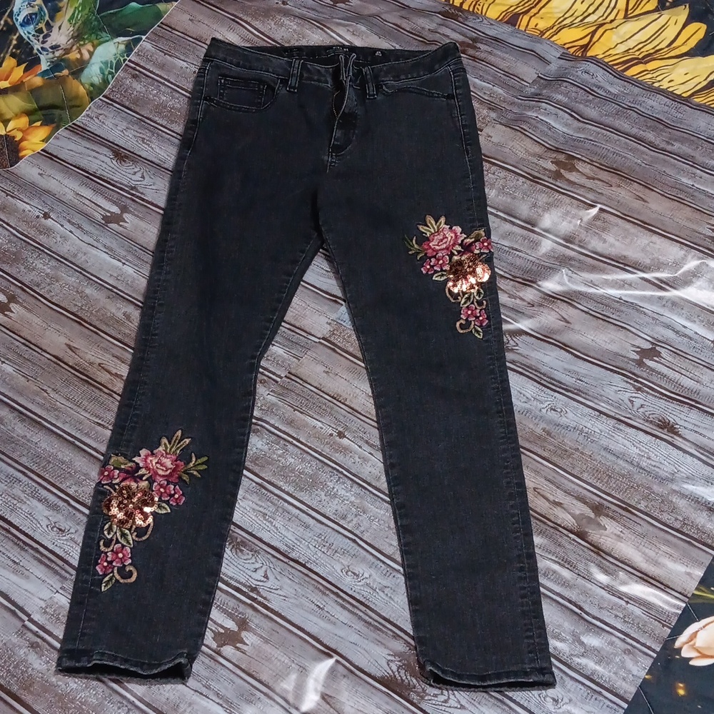 Miss Me Skinny Jeans with Sequin and Embroidered roses